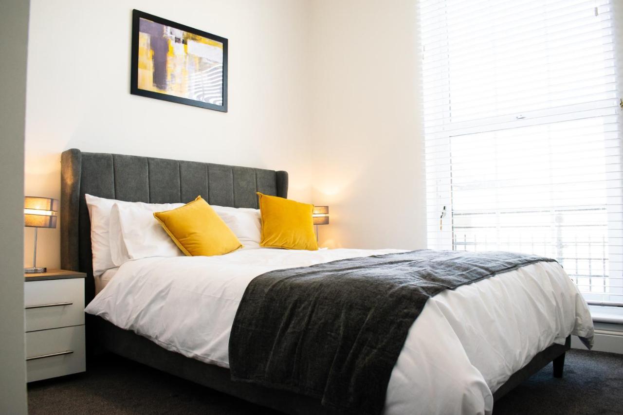 Beautifully Renovated Apartment -Central EDI Exterior photo