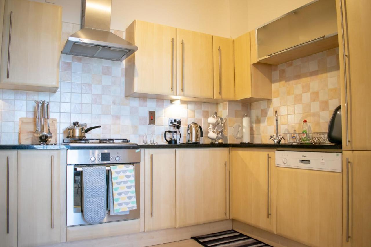Beautifully Renovated Apartment -Central EDI Exterior photo