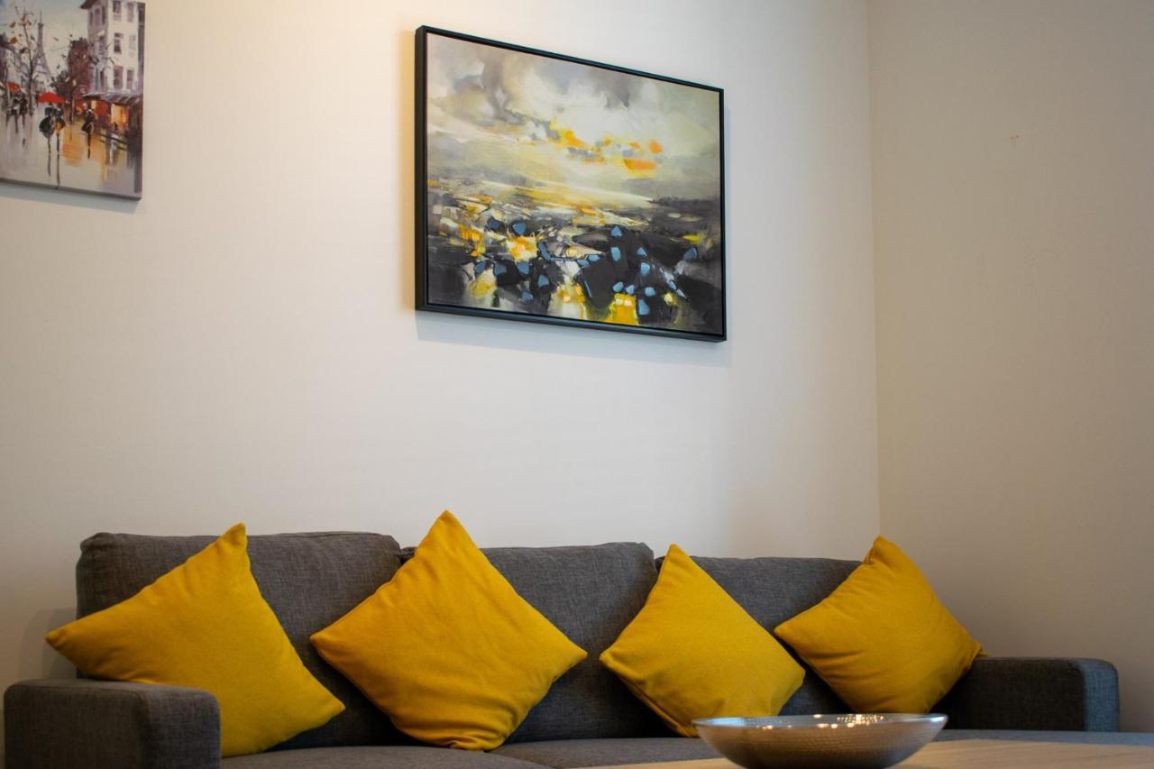 Beautifully Renovated Apartment -Central EDI Exterior photo