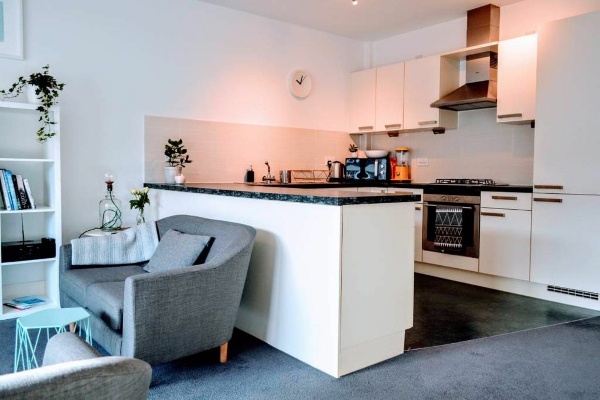 Beautifully Renovated Apartment -Central EDI Exterior photo