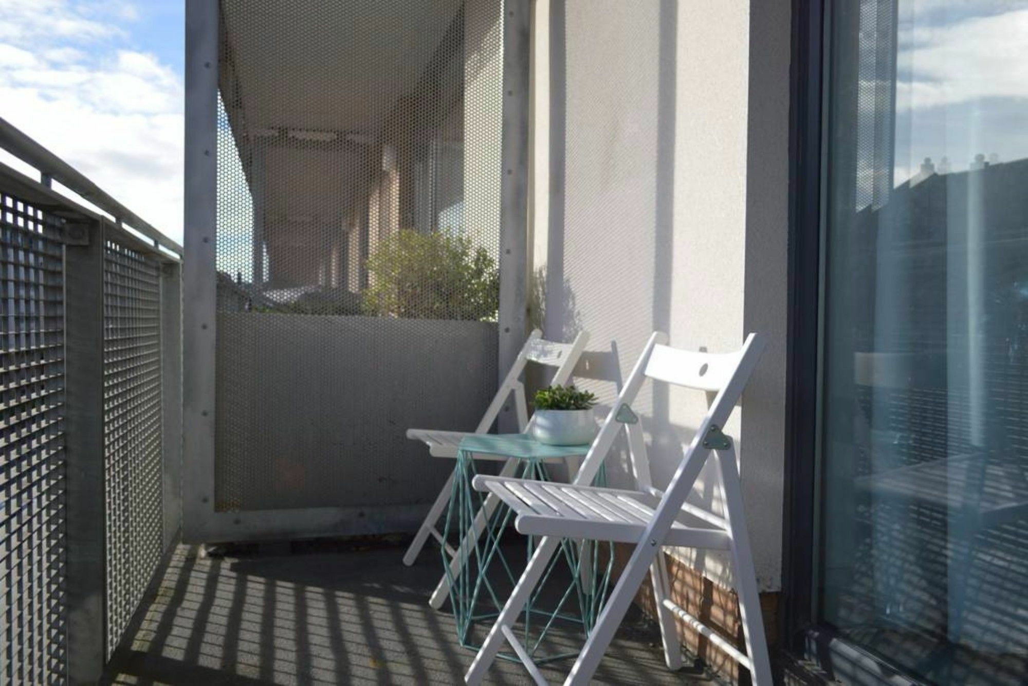 Beautifully Renovated Apartment -Central EDI Exterior photo